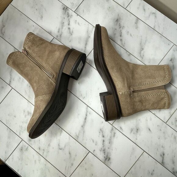 Clarks Pebble Maye Zip Suede Boot Womens Shoes Pebble Suede 7M Boho Western NWOT - Picture 2 of 9